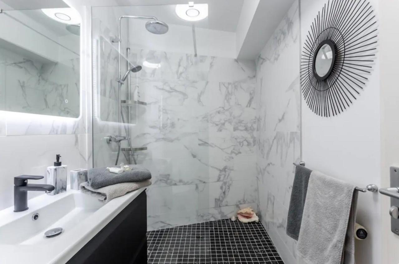 Beautiful Modern Fully Furnished Studio Левалоа-Пере Екстериор снимка