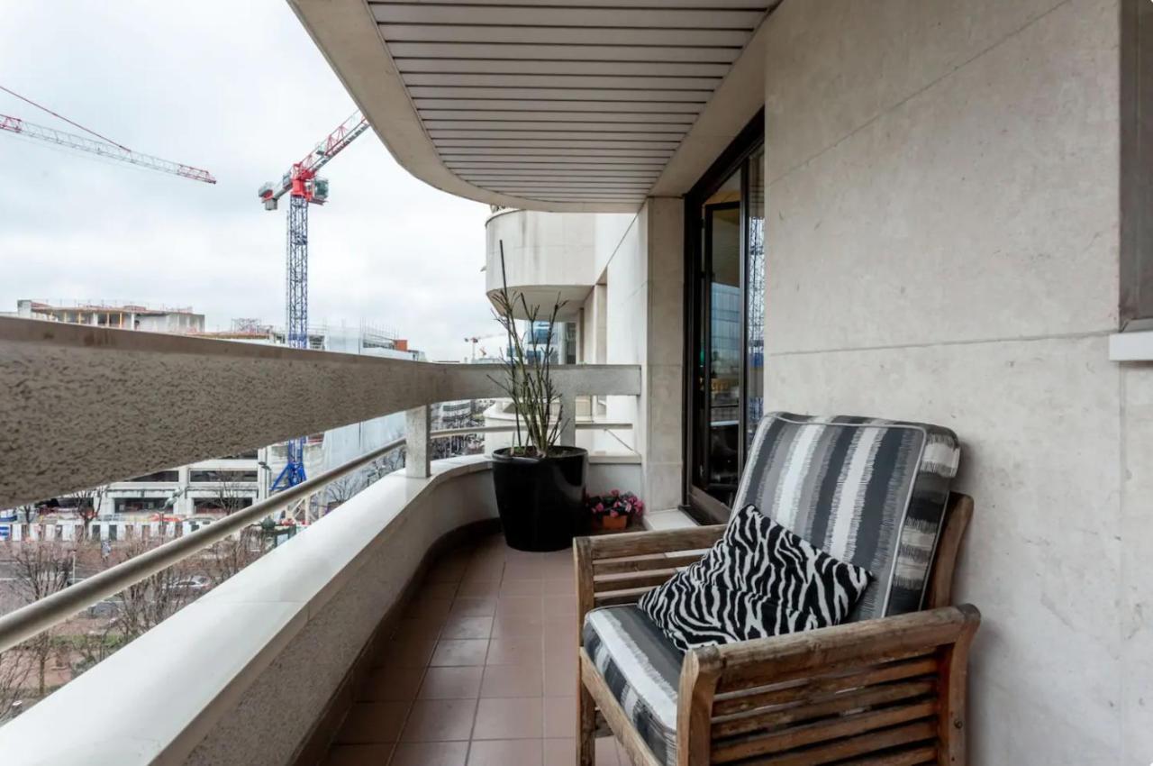 Beautiful Modern Fully Furnished Studio Левалоа-Пере Екстериор снимка