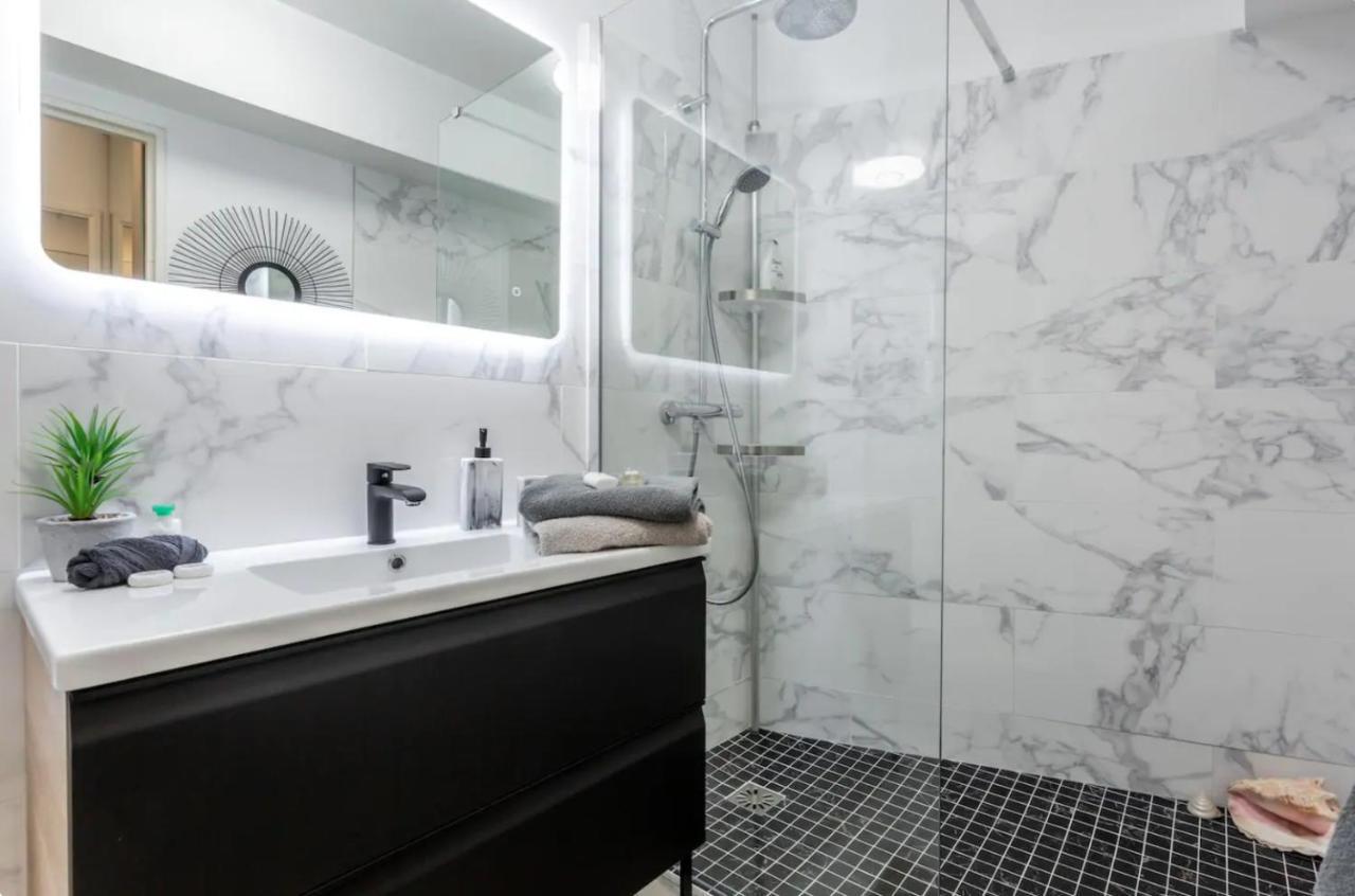 Beautiful Modern Fully Furnished Studio Левалоа-Пере Екстериор снимка